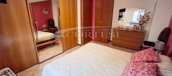 4 rooms Apartment in Perugia, Italy No. 33284 9