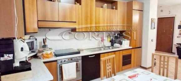 4 rooms Apartment in Perugia, Italy No. 33284 3