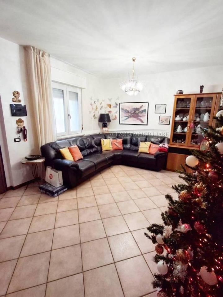 4 rooms Apartment in Perugia, Italy No. 33284