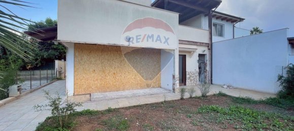 Villa de 5 habitaciónes en Noicattaro, Italy No. 4824 4