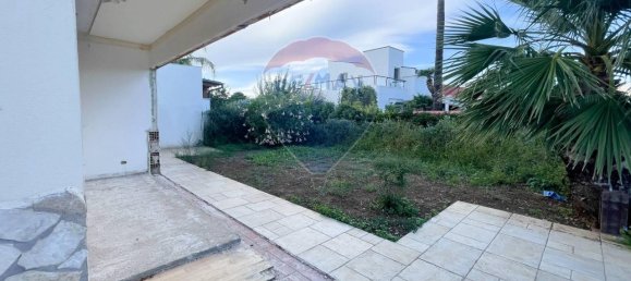 Villa de 5 habitaciónes en Noicattaro, Italy No. 4824 15