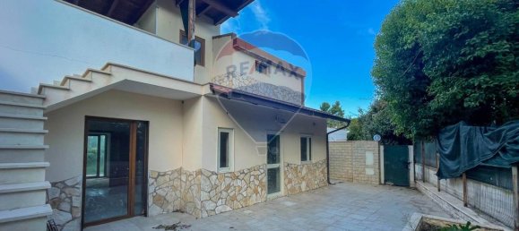 Villa de 5 habitaciónes en Noicattaro, Italy No. 4824 14