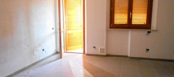 3 rooms Apartment in Monteriggioni, Italy No. 47922 2