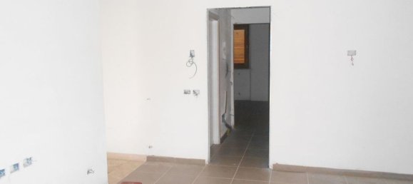 3 rooms Apartment in Monteriggioni, Italy No. 47922 4