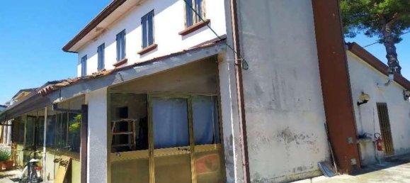 Дом с 7 комнатами в Эраклея, Италия № 258787 3