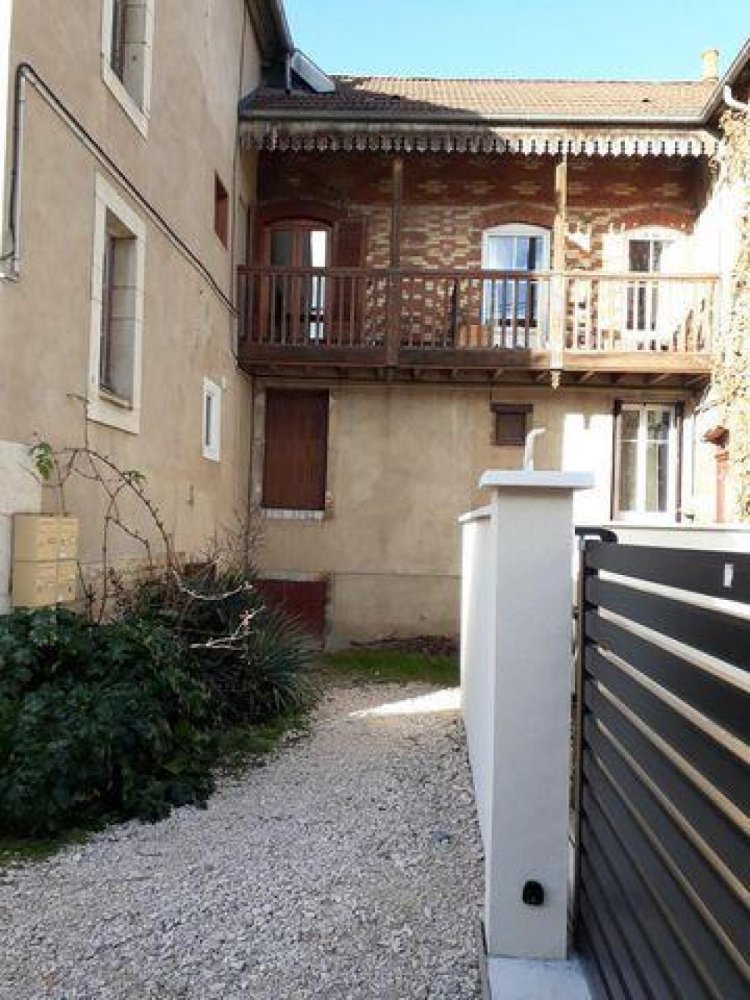 2 bedrooms Condo in Dijon, France No. 4276