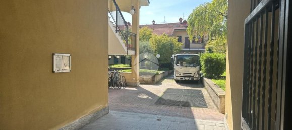 Garaje en Cormano, Italy 29 m² No. 359057 4