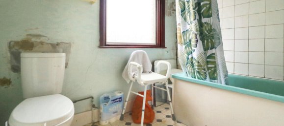 3 bedrooms House in Gravesend, United Kingdom No. 4925 5