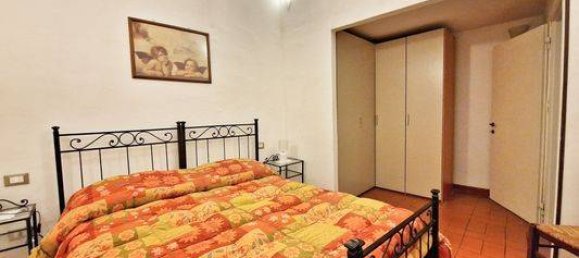 1 bedroom Apartment in Florence, Italy No. 98589 2