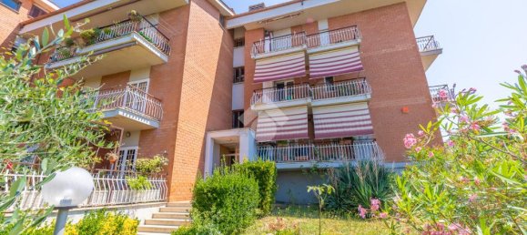 Apartamento de 3 habitaciónes en Ariccia, Italy No. 353021 2