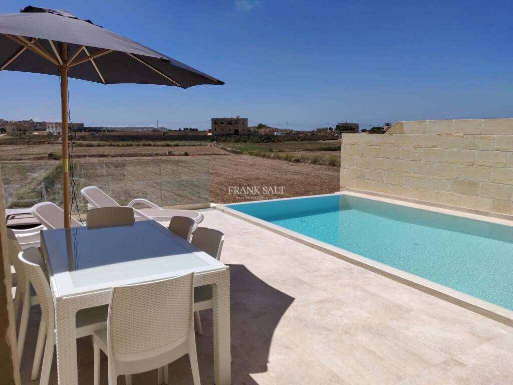 4 bedrooms House in Gharb, Malta No. 5682