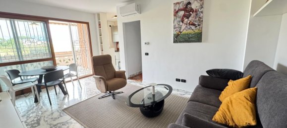 2 rooms Apartment in Rome, Italy No. 200579 3