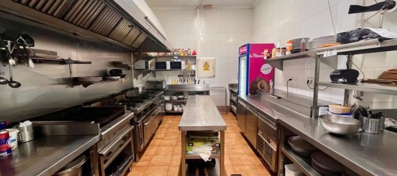 320m² Commercial property in Guardamar del Segura, Spain No. 184653 8