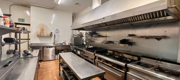 320m² Commercial property in Guardamar del Segura, Spain No. 184653 17