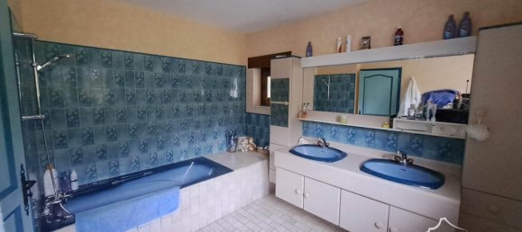 6 chambres Villa à Origny-en-Thiérache, France No. 74174 23