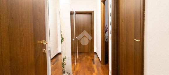 Apartamento de 2 dormitorios en Carpi, Italy No. 151007 5