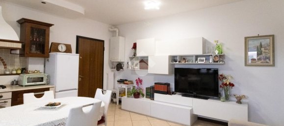 Apartamento de 2 dormitorios en Carpi, Italy No. 151007 13