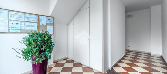 Apartamento de 2 dormitorios en Carpi, Italy No. 151007 11