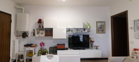 Apartamento de 2 dormitorios en Carpi, Italy No. 151007 14