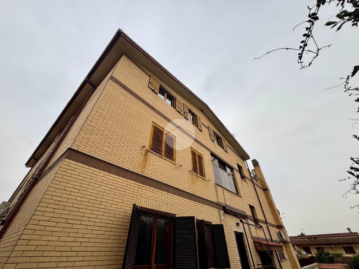 3-salle Appartement à Rome, Italy No. 238231