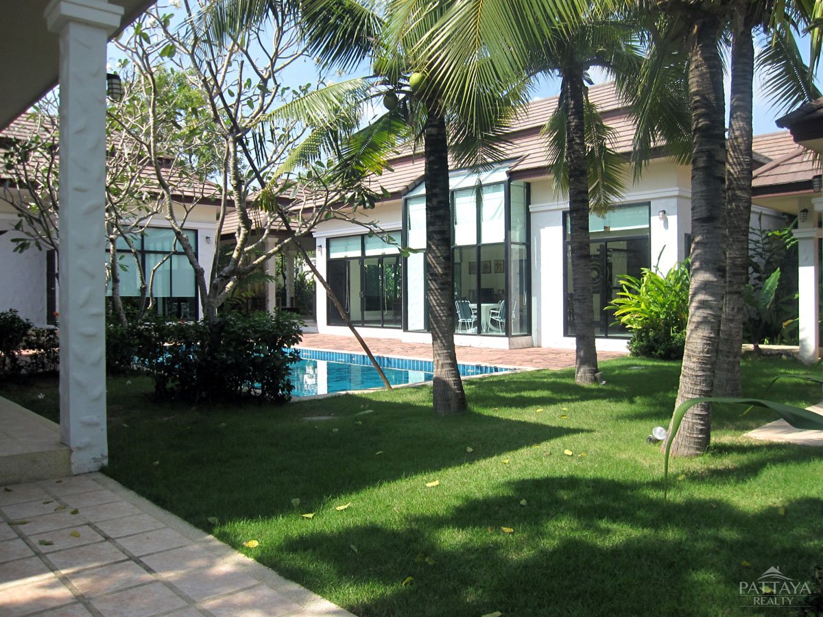 4 bedrooms Cafe / restaurant in Pattaya, Thailand No. 1356