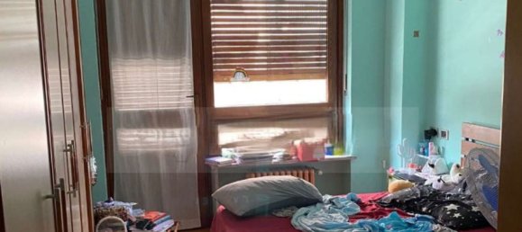 4-salle Appartement à Chivasso, Italy No. 14506 10