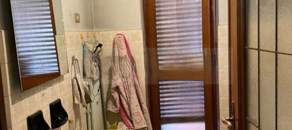 4-salle Appartement à Chivasso, Italy No. 14506 8