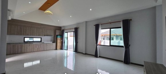 3 bedrooms Villa in Pattaya, Thailand No. 23974 4