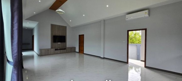 3 bedrooms Villa in Pattaya, Thailand No. 23974 2