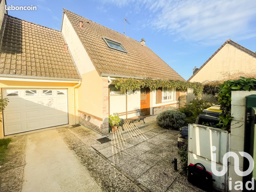 Casa de 6 habitaciónes en Omissy, France No. 211716