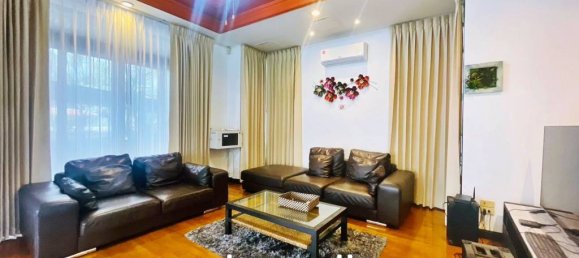 4 bedrooms Villa in Pattaya, Thailand No. 14601 2