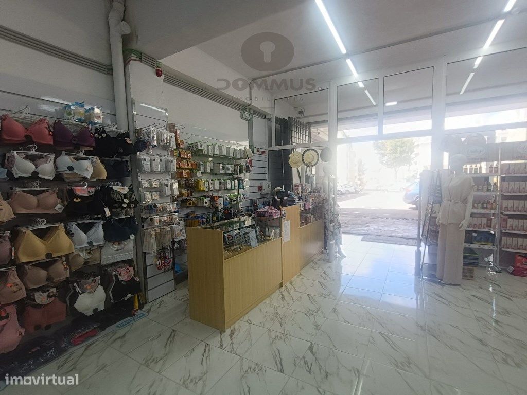  عقار تجاري في Rio de Mouro, Portugal 475متر مربع رقم 355511