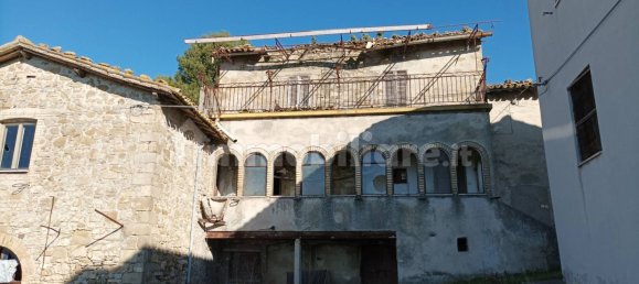 5 bedrooms House in Assisi, Italy No. 5563 3