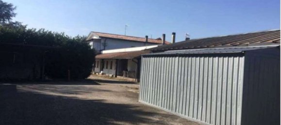 7 rooms Apartment in Campolongo Maggiore, Italy No. 15460 3