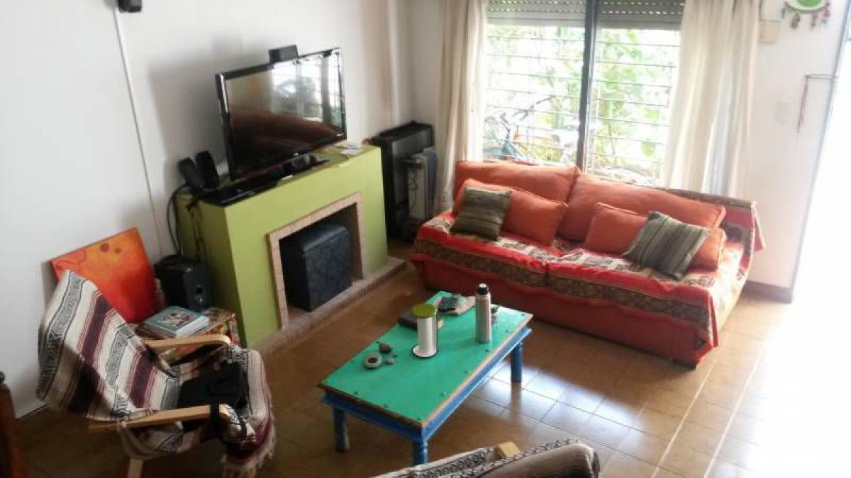 3 bedrooms House in Vicente Lopez, Argentina No. 51379