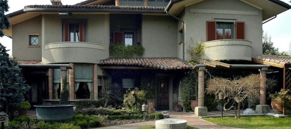 2 bedrooms Villa in Forte dei Marmi, Italy No. 371005 3