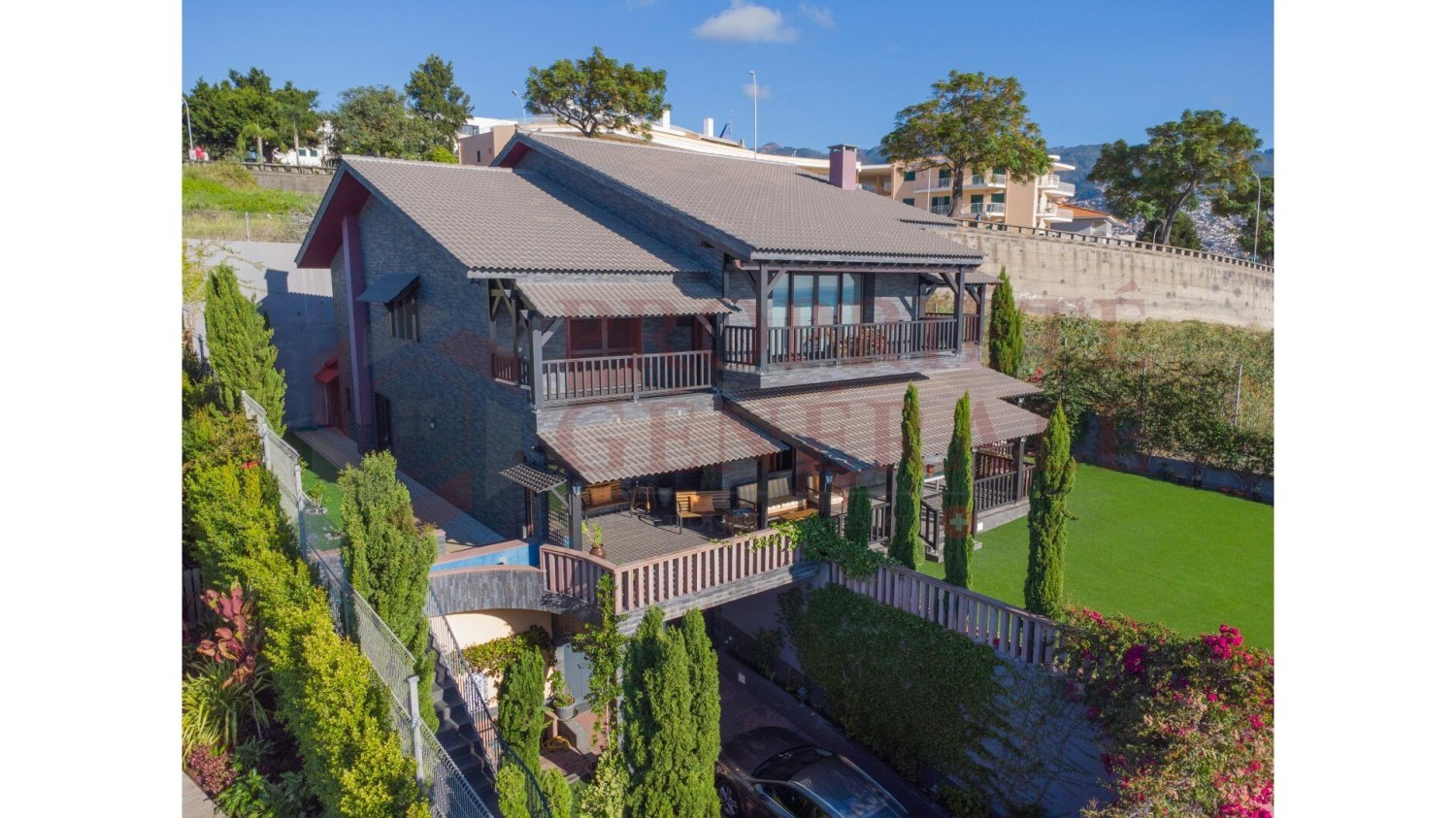 Вилла с 4 спальнями в Фуншал, Португалия № 107793