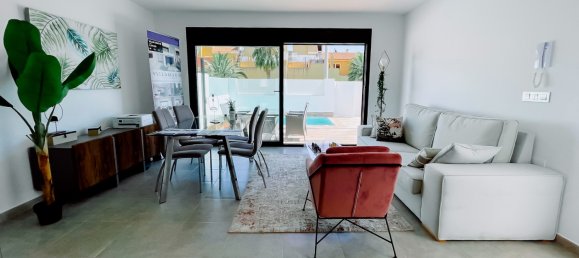 3 غرف نوم فيلا في Pilar de la Horadada, Spain رقم 16654 7