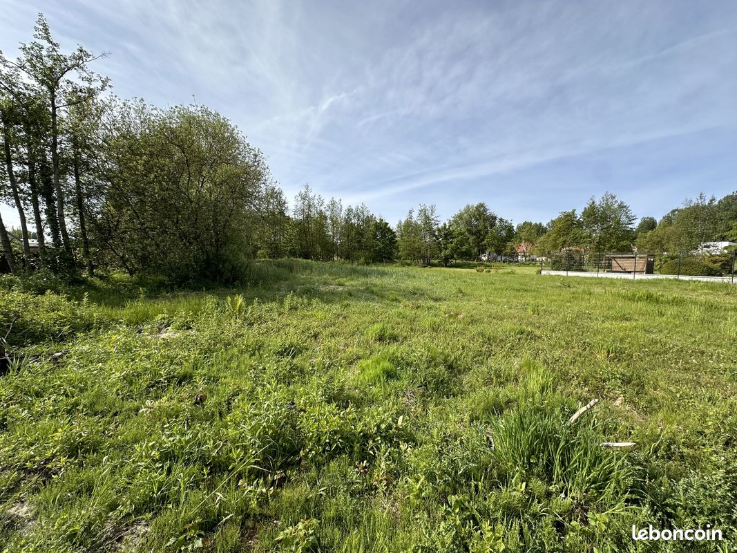 Terreno en Cucq, France 6321 m² No. 87608