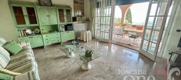 Villa de 4 dormitorios en Massarosa, Italy No. 82454 10