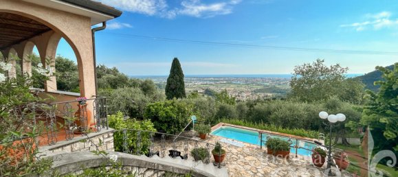 Villa de 4 dormitorios en Massarosa, Italy No. 82454 2