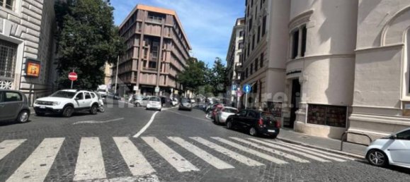 4 rooms Commercial property in Rome, Italy No. 340317 31