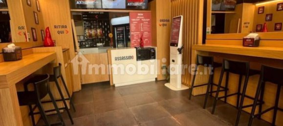 4 rooms Commercial property in Rome, Italy No. 340317 2