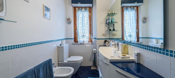 Дом с 4 комнатами в Парма, Италия № 127549 14