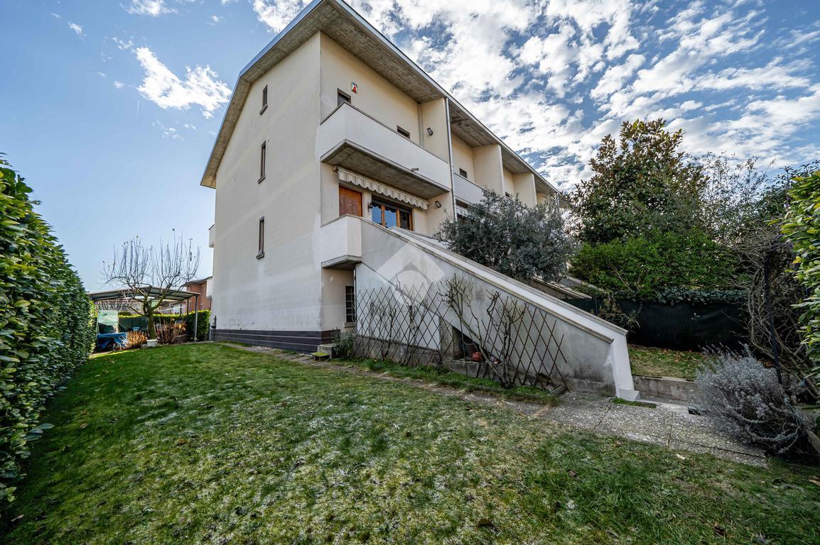 Дом с 4 комнатами в Парма, Италия № 127549