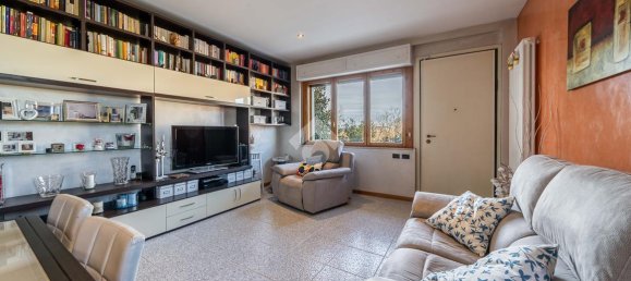 Дом с 4 комнатами в Парма, Италия № 127549 2