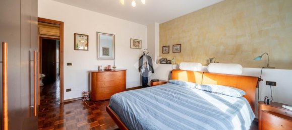 Дом с 4 комнатами в Парма, Италия № 127549 9