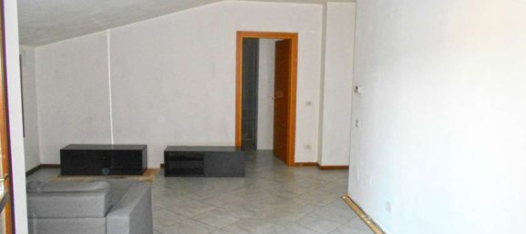 5 rooms Apartment in Sinalunga, Italy No. 201020 2