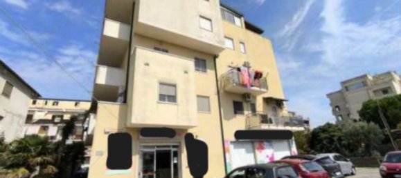 3 rooms Apartment in Crotone, Italy No. 36173 2