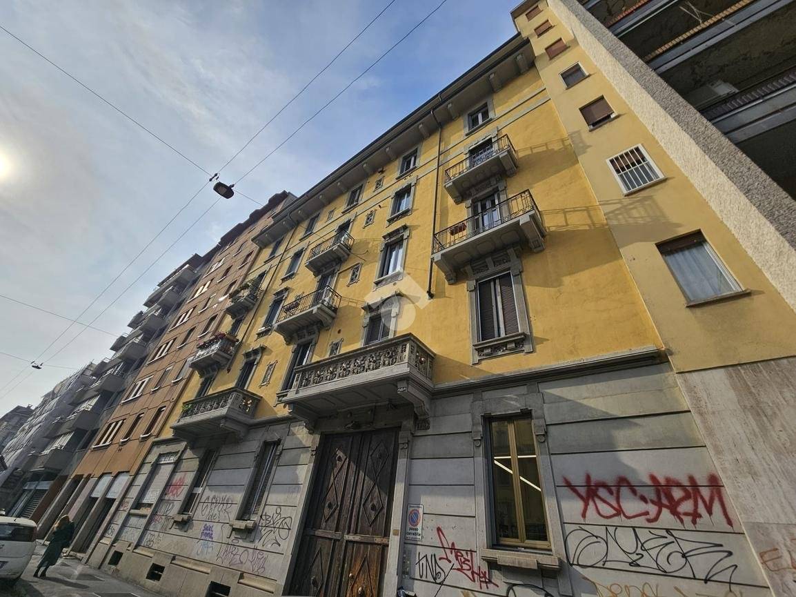 3 bedrooms Apartment in Milan, Italy No. 374042